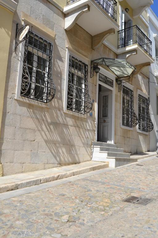 Ariadni Rooms & Apartments Ermoupoli Exterior foto